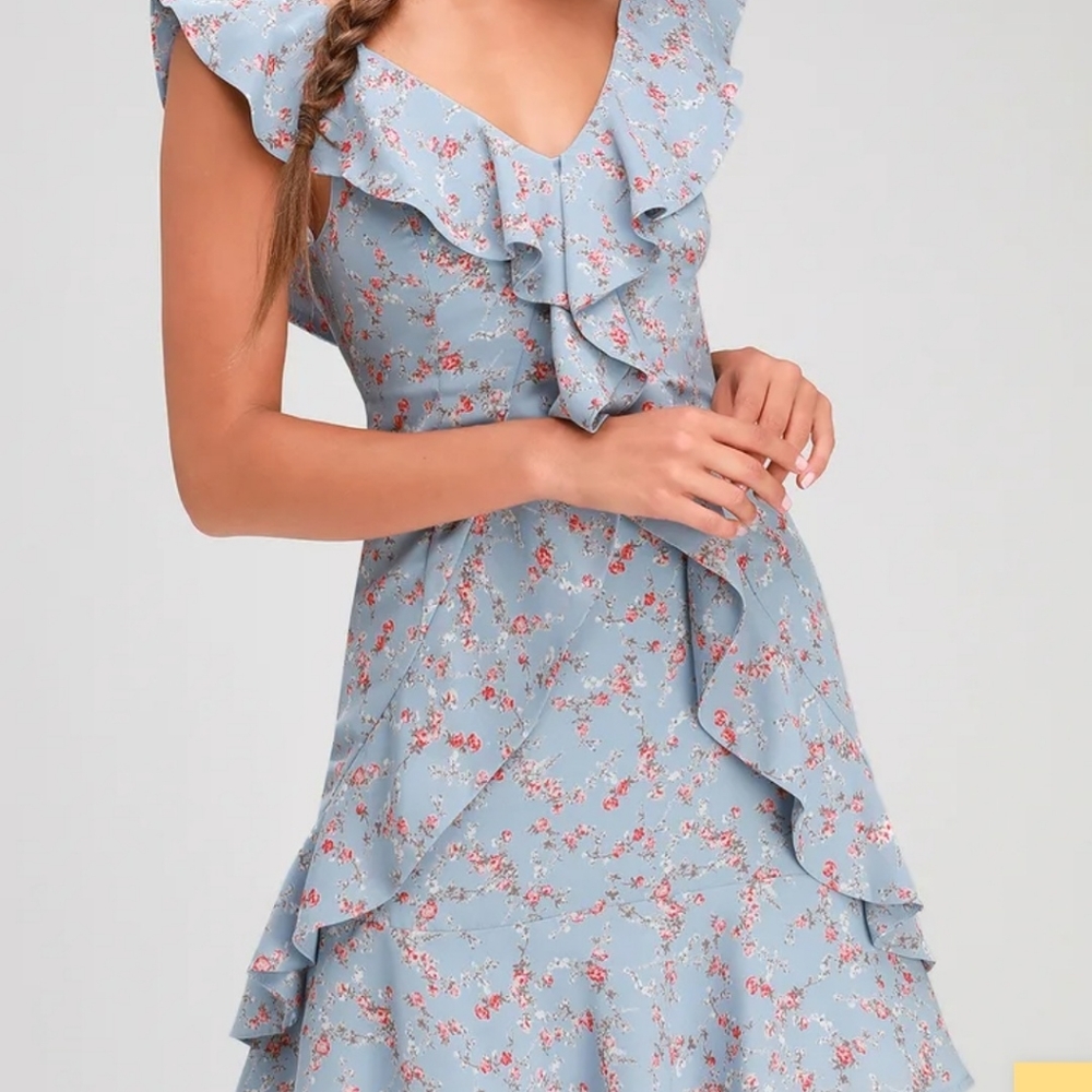 Lulu's ligh blue floral ruffle dress